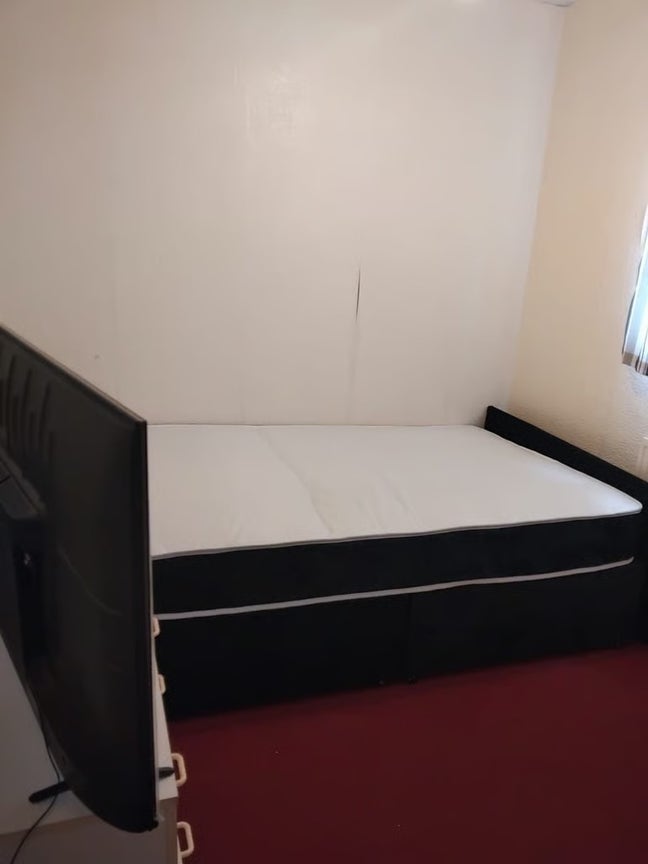 Double Room Is Available for Rent - M24 5Ly Main Photo