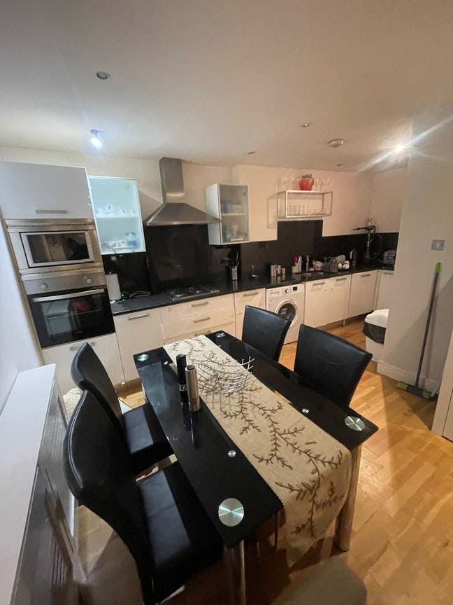 Double room in gated mews  Main Photo