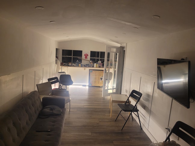 Large room close to c2c and TFL bus and lakeside Main Photo