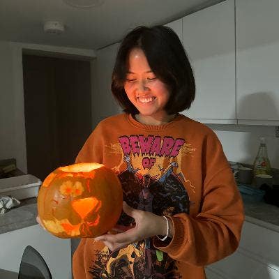21 year old Female seeks a single or double room Main Photo