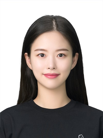 32 year old Female seeks a double room Main Photo