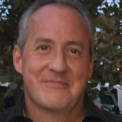 Traveling American who needs a place to stay Main Photo