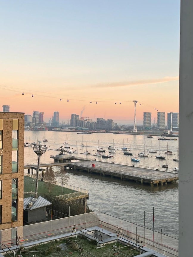 Double Ensuite with River Views  |North Greenwich Main Photo