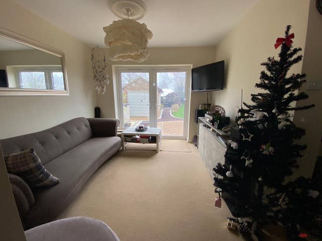 Double room for single person- All bills incl. Main Photo