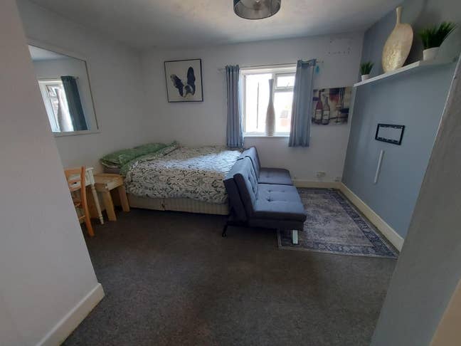 Furnished Studio with Parking May Take Small Pet Main Photo