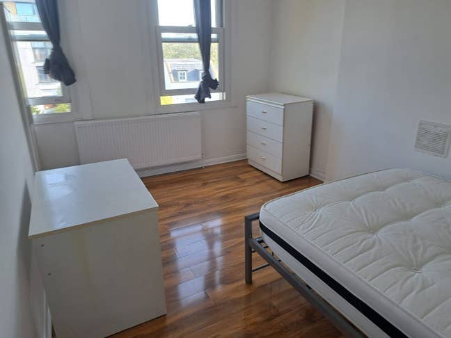 Newly Refurbished  2 Bed Flat New Cross Main Photo