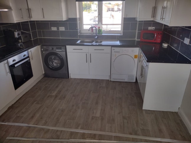 2 Bedroom property with Private Bathrooms Erith  Main Photo