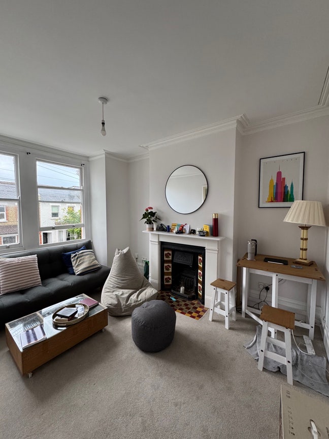Double room in 2 bed flat near Haydons Road, SW19 Main Photo