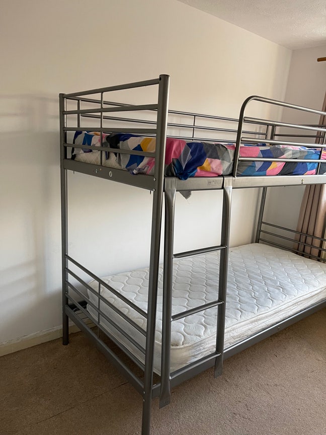 Lovely share room for girls Main Photo