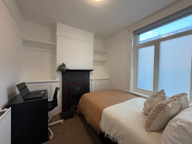 Double Rooms in Popular Hanover Location Main Photo