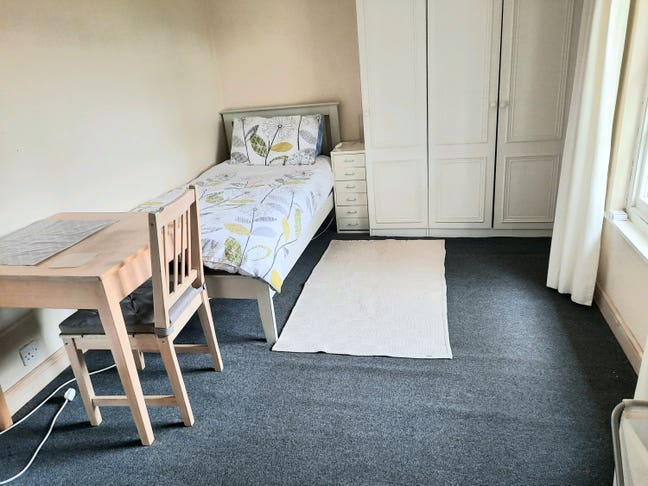 A Single Room. Main Photo