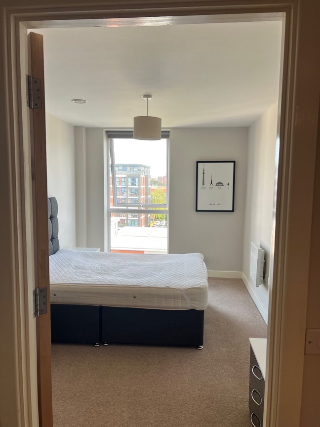 Large two bed apartment with large double bedroom Main Photo