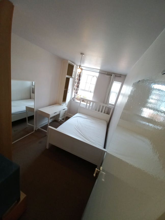 Clean,Quiet Room Chelsea.  Main Photo