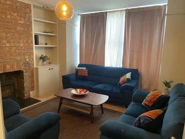 Massive, bright double room for short terms Main Photo