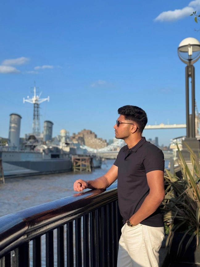 Hi, am student and looking for a room in a go... Main Photo