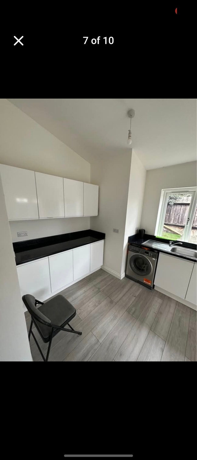 Double Room Furnished to Let In woodgreen Main Photo