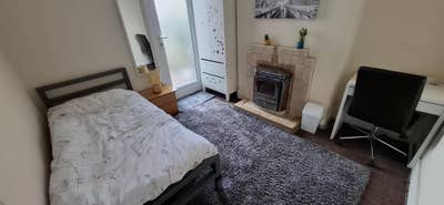 Spacious Furnished Room. Main Photo