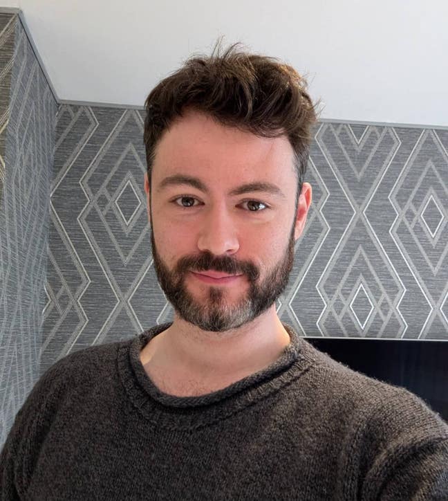 Professional Male seeks a double room Main Photo