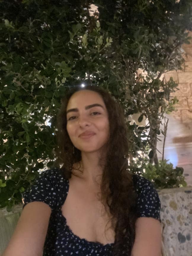 Professional Female, 23 seeks a double room Main Photo