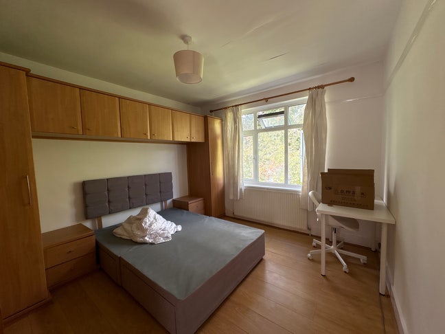 Double room Available to rent Main Photo