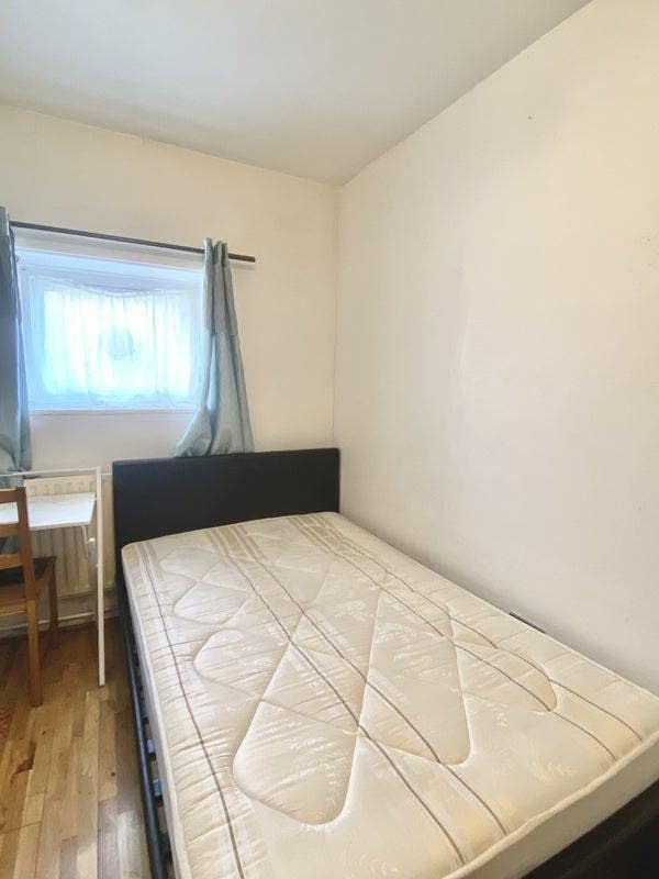 Double Room Close To Kingston University (44) Main Photo