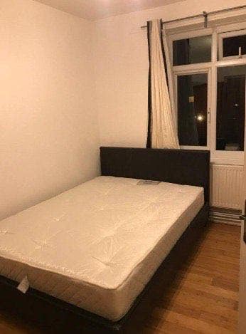 Double Room Close To Kingston University(92) Main Photo