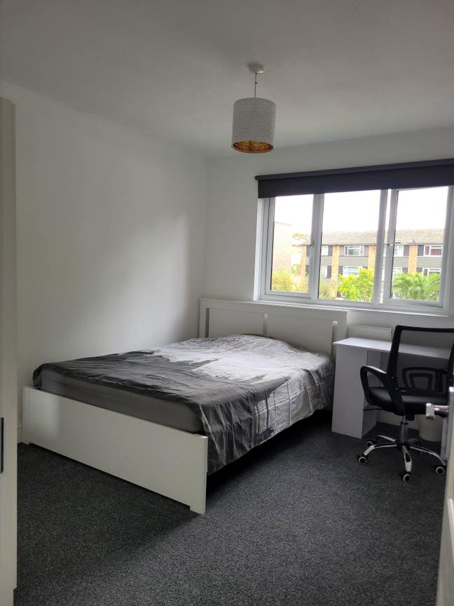 Delightful and Homely Rooms in Grove Park Main Photo