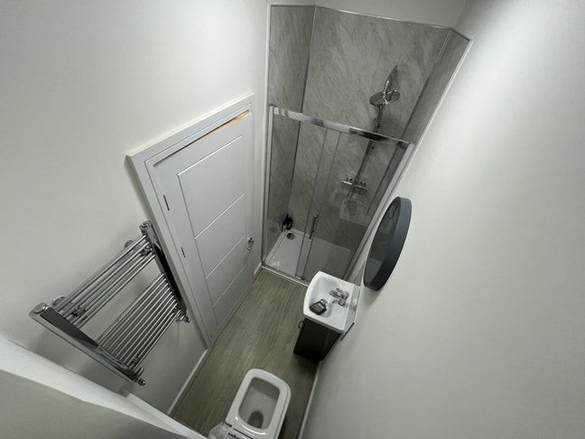 Furnished Double Room w/ Ensuite Main Photo