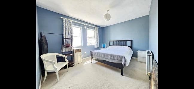 Large Room 10 minutes from Beach Main Photo