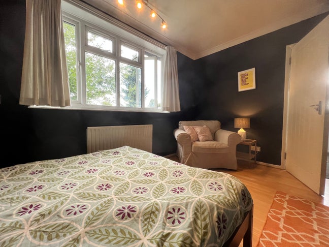 Double Room Near Heathrow Airport Main Photo
