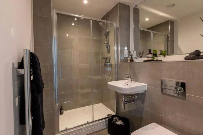 2 bedroom flat Main Photo