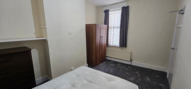 Large Room for single occupant. Main Photo