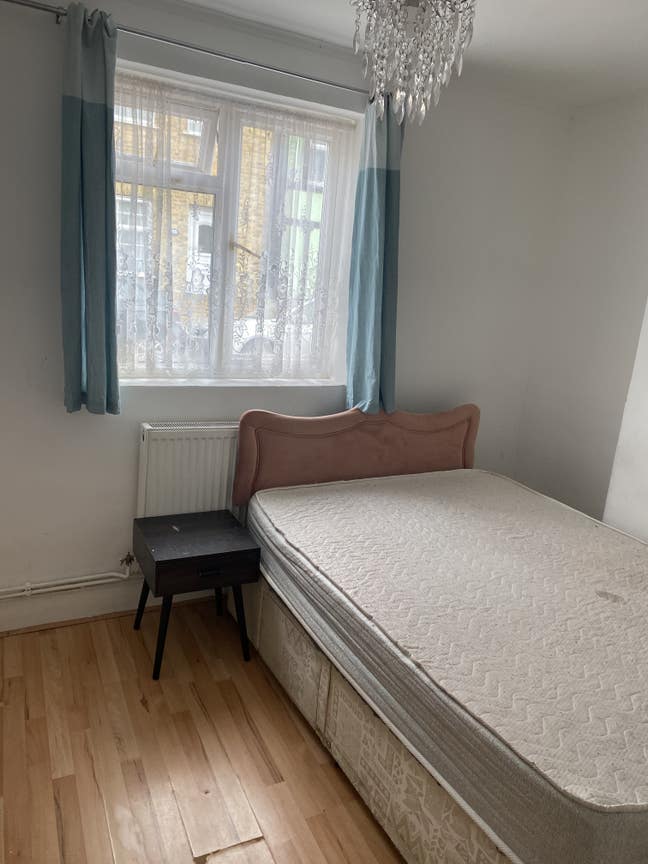 A double room for single person in Gillingham Main Photo