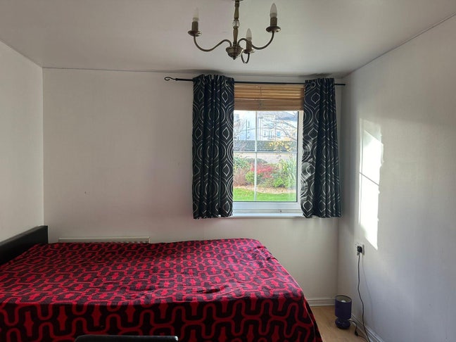 Decent 2 Bedroom plus living room for rent . Main Photo
