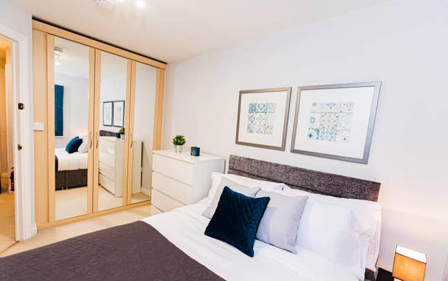 *Female only* spacious doubles, parking/garden Main Photo