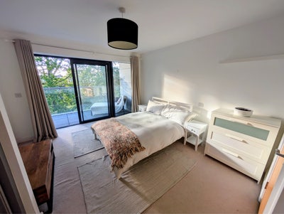 Weekday room available on Newbury Racecourse! Main Photo