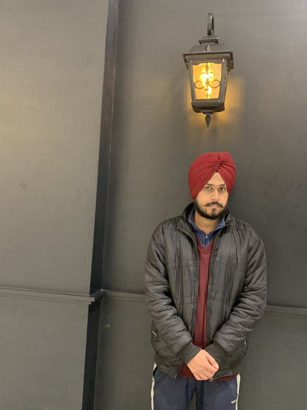 Urgently looking for a room  Main Photo