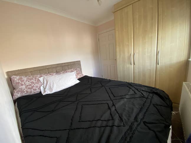 Single Room to Rent in a 4 Bedroom House, Ashford Main Photo