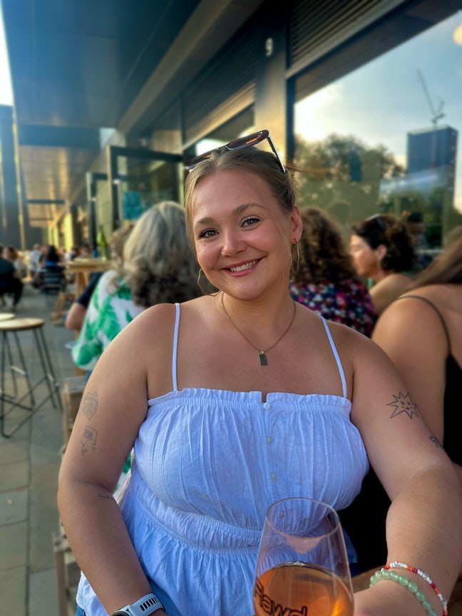 Professional female looking for a room for Oct/Nov Main Photo