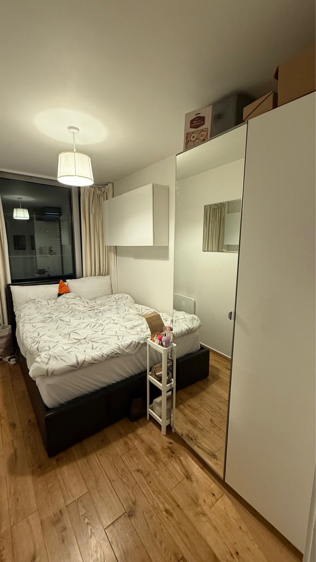 Looking for a flatmate  Main Photo