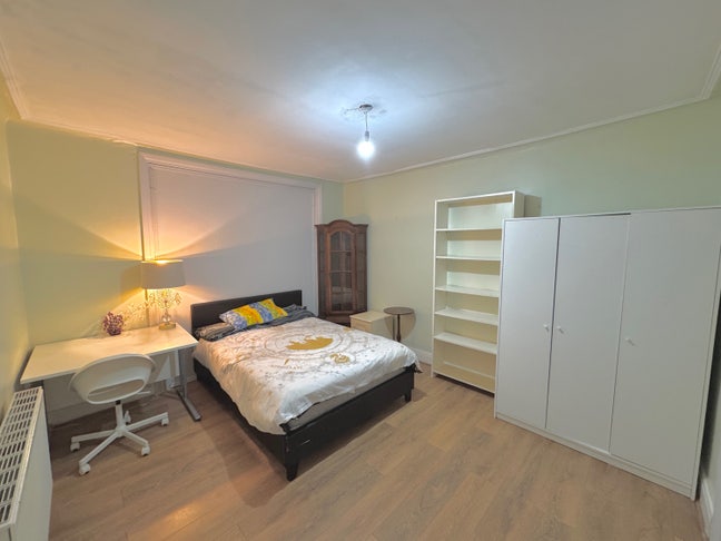 Double room in Hendon Central  Main Photo