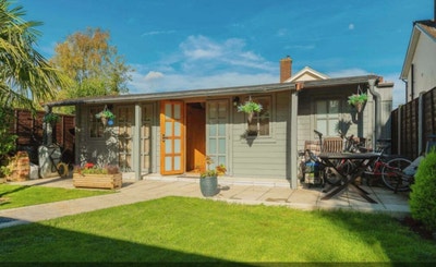 Garden annexe with shared garden Main Photo
