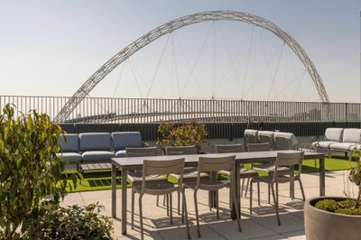 Spacious double room with Wembley stadium view Main Photo