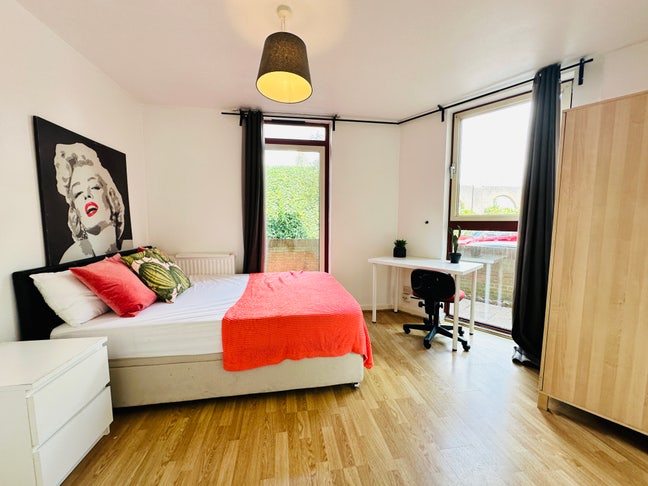 🤩 Amazing Room 🤩 Private Garden 4 Bathrooms 🙌 Main Photo