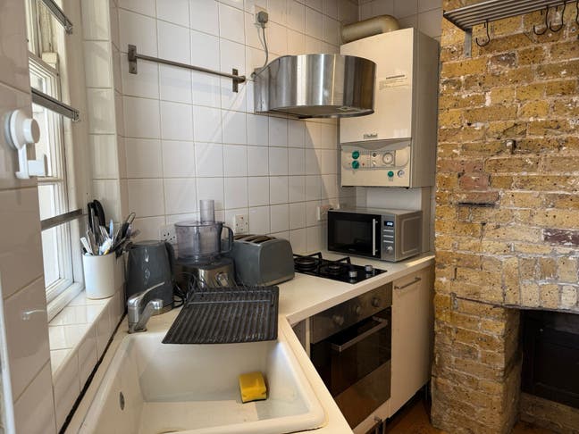 2 bed flat close to Royal London and QMUL Main Photo