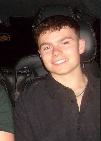 22-year old male looking for a room in West End Main Photo