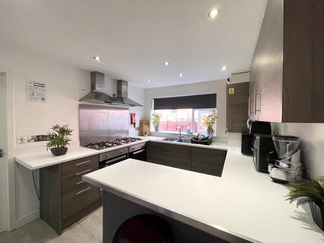 ☀️ En-suite, Own Fridge, Smart TV Main Photo