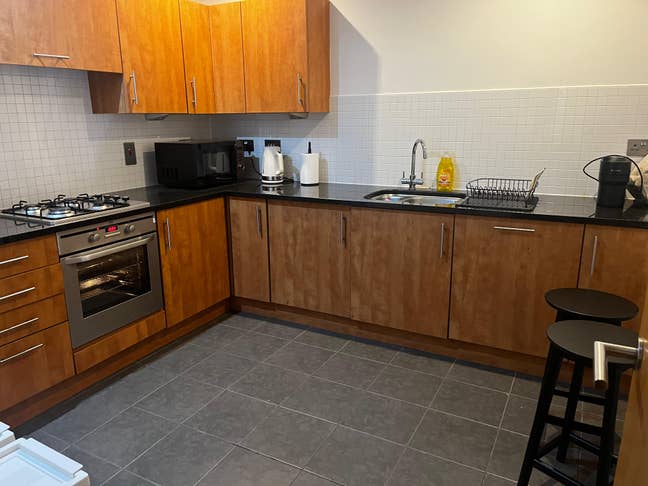Large Ensuite Double Room–Glasgow City Centre G1 Main Photo