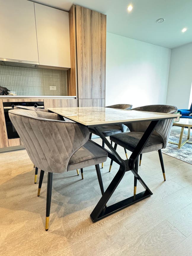 1 bedroom flat, fully furnished in Elephant Park Main Photo