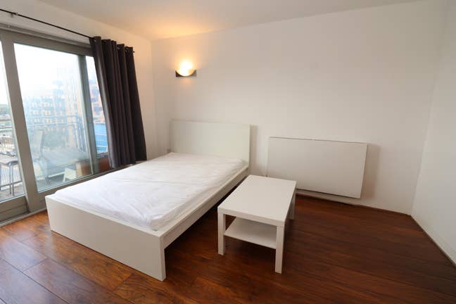 Luxury Three Bed Flat by the Thames, O2 & Jubilee  Main Photo